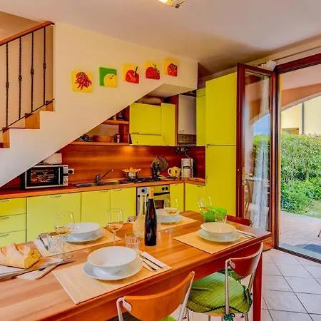Casa Delisa בית נופש מנרבה דל גארדה